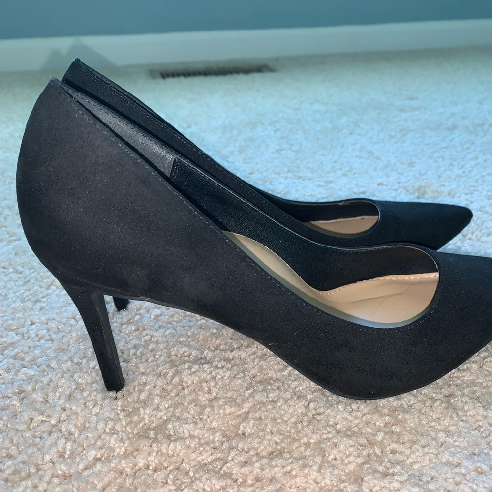 Black 3 inch pointed heels